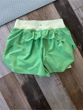 Athleta Mint Green Ruffle Waist Athletic Shorts